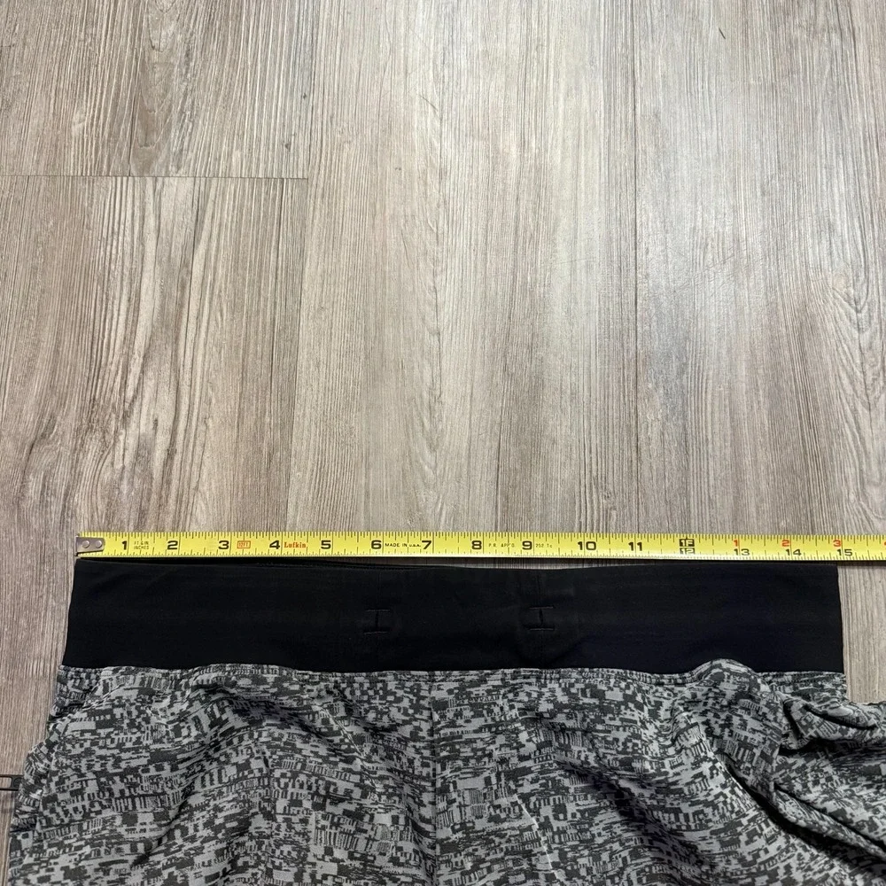 Lululemon Mens Medium T.H.E Short Linerless 7